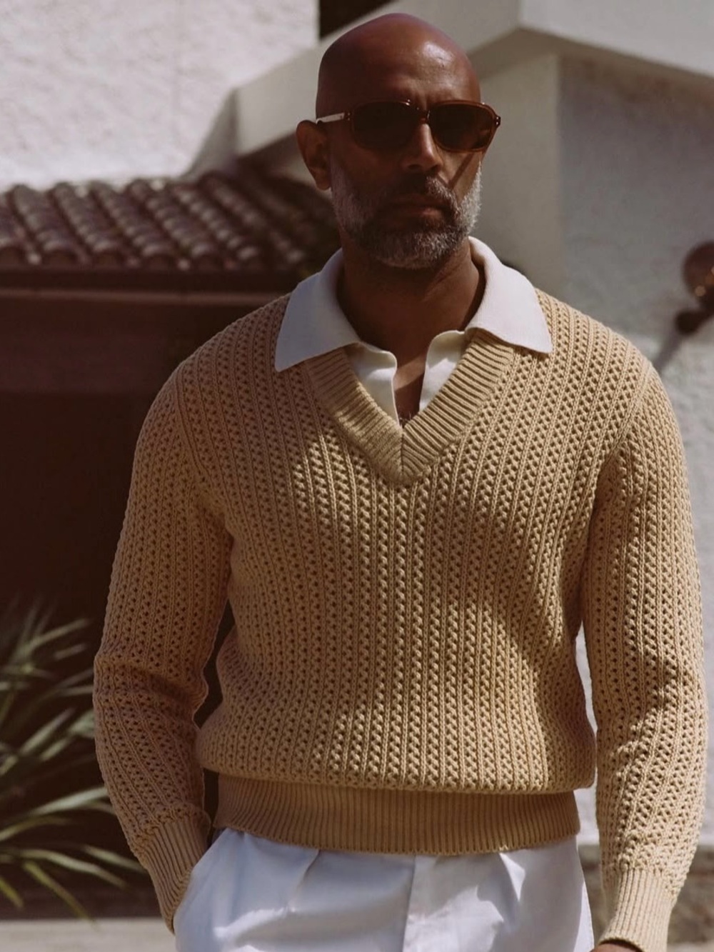 Casatlantic Casablanca Knit V Neck Sweater in Sahara Size Medium